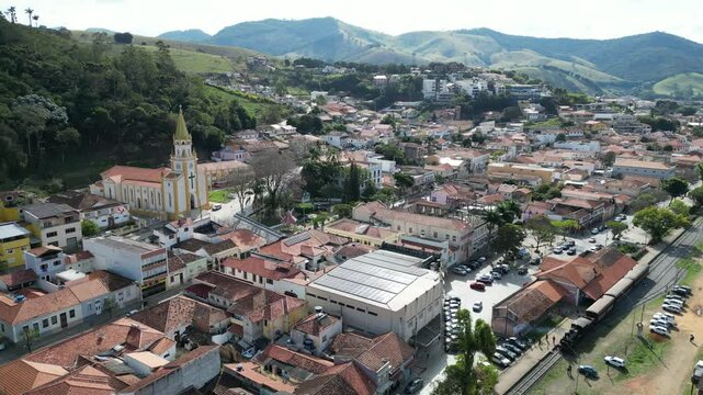 Passa Quatro Paisagem Sul De Minas Gerais Maria Fuma&ccedil;a Trem Tur&iacute;stico Serra Da Mantiqueira Natureza Colinas Verdes Campos Tranquilos Aldeias Pitorescas Rios Trilhos Ferrovi&aacute;rios Esta&ccedil;&otilde;es Hist&oacute;ricas