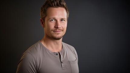Obraz premium Transgender man in advanced pregnancy stage, heavily expecting, significant search relevance