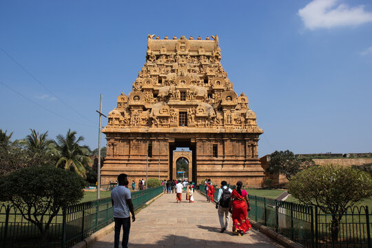 The Thanjavur Big Temple, built by Raja Raja Chola I in 1010 AD, is a UNESCO World Heritage Site in Tamil Nadu. Dedicated to Lord Shiva. This granite marvel exemplifies Cholas artistry.