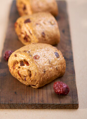 Red date and wolfberry wholemeal steam buns