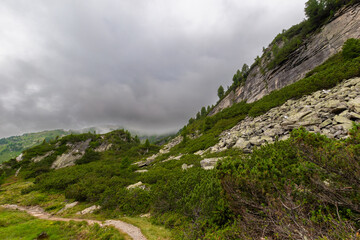 Natural Beauty: Rocky Mountain Trail (Zillertal, Austria)