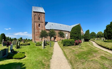 Friehof von Utersum und Süderende auf der Insel Föhr in der Nordsee, sprechende Grabsteine