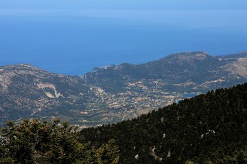 Fototapeta premium Beautiful view of the coast from a mountain top in Kefalonia, Greece