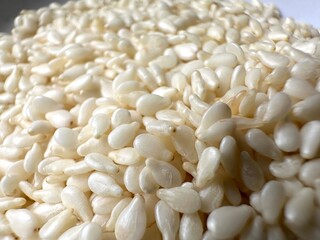 white sesame seeds