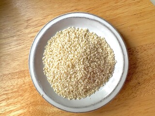 white sesame seeds