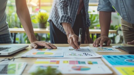 Obraz premium Business people are working on a new startup project, presenting ideas, and analyzing plans for marketing and investment.
