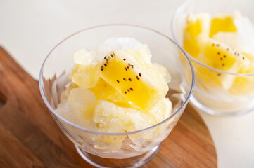 キウイとソーダのシャキシャキ氷