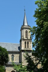Fototapeta premium Le clocher de L’église des Augustins de Villefranche-de-Rouergue dans l’Aveyron