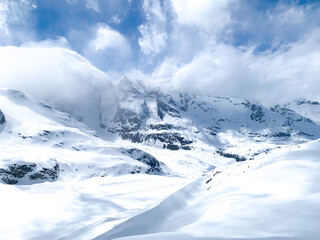 Obraz premium snowy mountain landscape near diavolezza graubuenden pontresina swizerland