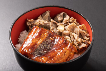 うな牛（鰻蒲焼きと牛丼）