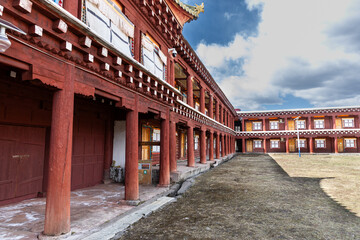 Huiyuan monastery is located in Daofu County, Garze Tibetan Autonomous Prefecture, Sichuan province has more than 1,000 monk chambers and is popular tourism landmark .in China