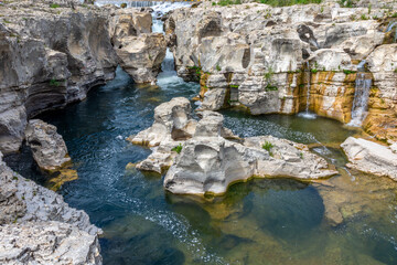 Cascades du Sautadet dans le Gard au pied du village de la Roque sur Cèze