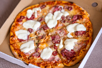 Pizza home delivery service.