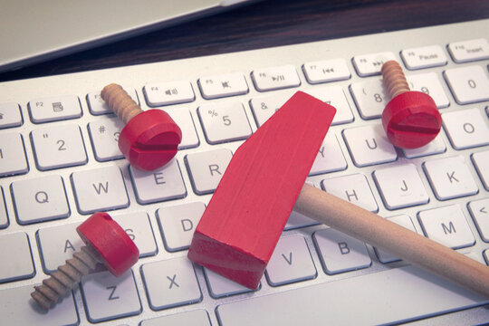 IT support , repair and fix computer problem , under construction and maintenance