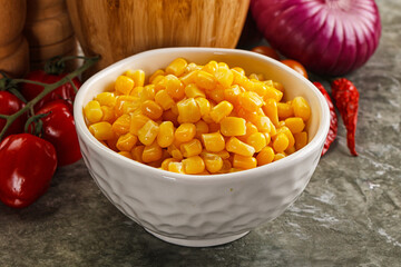 Sweet canned ripe corn grain