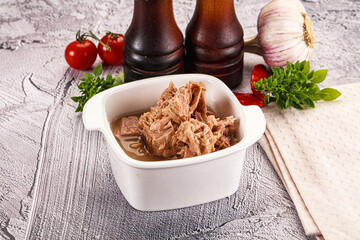 Canned tuna preserve for salad