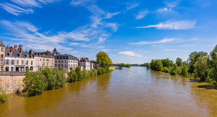 Panorama des berges de La Loire à Orléans