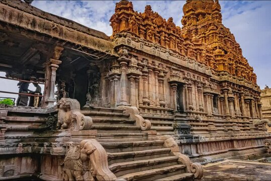 Cinematic Video - Tanjore Big Temple or Brihadeshwara Temple was built by King Raja Raja Cholan, Tamil Nadu. It is the very oldest & tallest temple in India. This is UNESCO's Heritage Site.