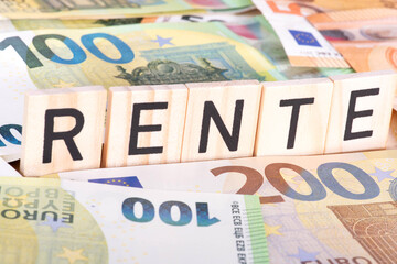 Viele Euro Geldscheine und die Rente	