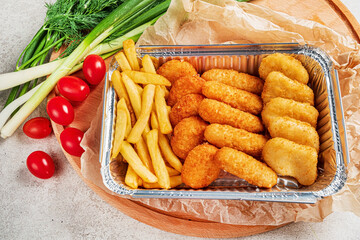 chicken nuggets with fresh vegetables