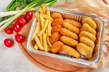 chicken nuggets with fresh vegetables