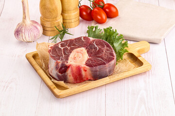 Raw beef ossobuco for roast