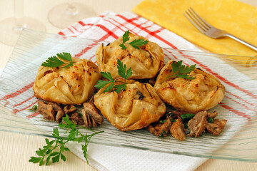 Puff pastry with mushrooms.