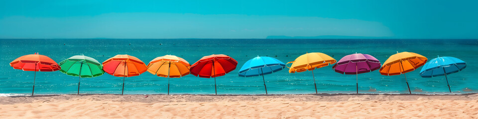 Sombrillas en  en la playa