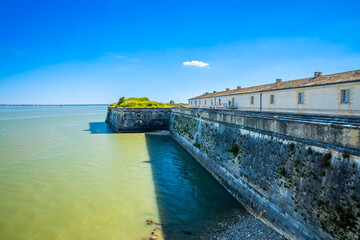 Obraz premium Fortified wall and ramparts of the citadel of Le Chateau d'Oleron, France