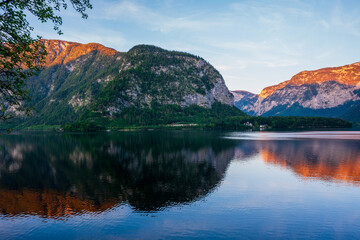 Naklejka premium Panoramic view of Lake Hallstatt in Austria.