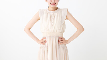 笑顔の若い女性