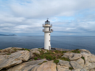 Faro de Roncadoiro de Lugo con vistas al Golfo de Vizcaya