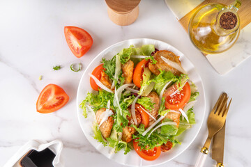 Vegetable salad with grilled chicken