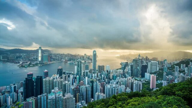Time lapse of Hong Kong city before raining.