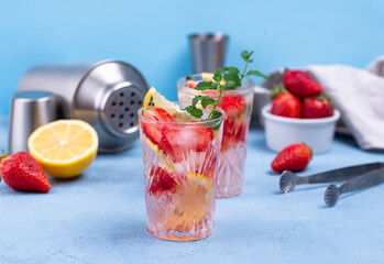 Summer strawberry lemonade with lemon
