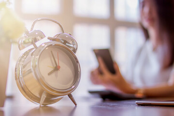 Vintage style alarm clocks are popular because they are beautiful and can clearly see time More...