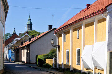 Obraz premium View of a city street during summer