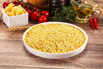 Dry raw wheat pasta - ptitim