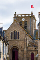 Fototapeta premium Église Saint-Nicolas, au bord de la mer, à Barfleur