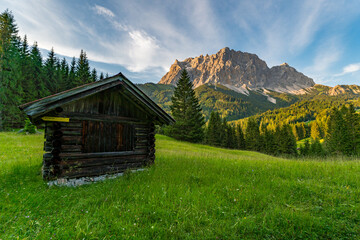 Panoramic mountain tour in Ehrwald via the Tajatorl to the Drachensee and Seebensee lakes