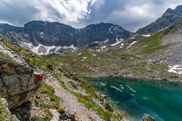 Panoramic mountain tour in Ehrwald via the Tajatorl to the Drachensee and Seebensee lakes