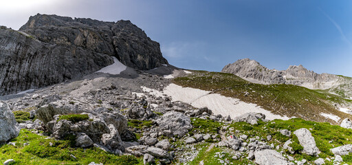 Mountain tour to the Vorderer Drachenkopf in the Mieminger mountains in Ehrwald