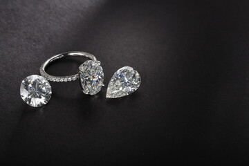 diamond engagement ring with loose diamonds