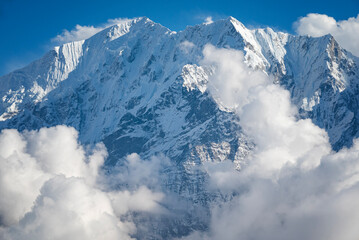 Naklejka premium the Himalaya mountain in Jilong in tibet with cloud