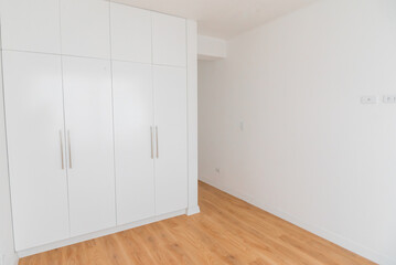 habitacion con closet empotrado