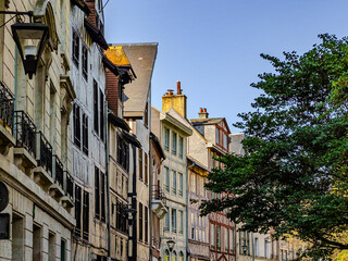 Cultural Heritage Explored: Roaming Through Rouen’s Timeless Street Scenes