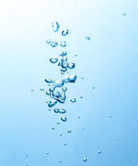 水を注ぐと出来る気泡のアクション