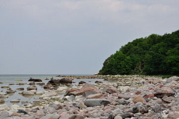 idyllischer Steinstrand auf Rügen Nähe Arkona - idyllic stone beach on Rügen near Arkona