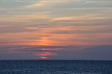 romantscher Sonnenuntergang am Atlantik in Fecamp - romantic sunset on the Atlantic in Fecamp
