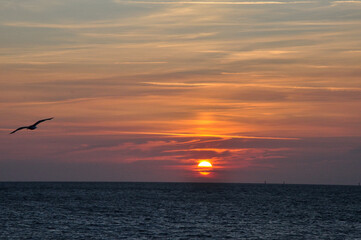 romantscher Sonnenuntergang am Atlantik in Fecamp - romantic sunset on the Atlantic in Fecamp